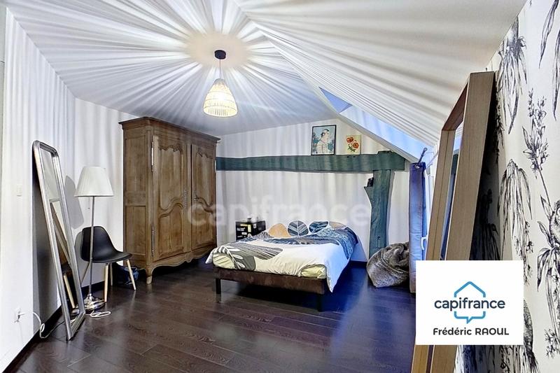 Maison - 227 m² - 6 pièces