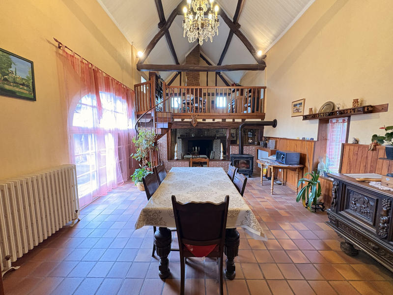 Maison - 260 m² - 9 pièces