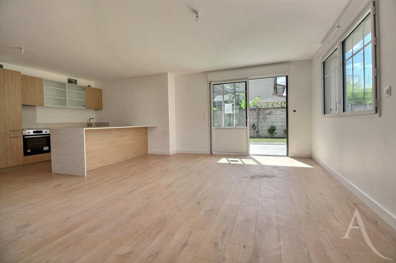 Maison - 141 m² - 6 pièces