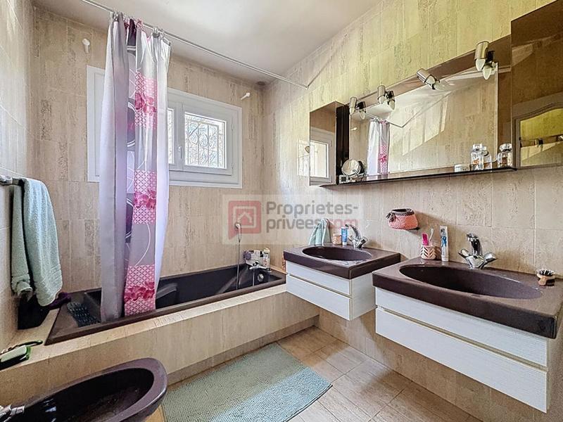 Maison - 187 m² - 7 pièces