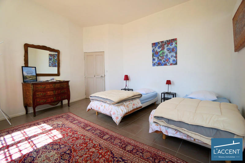 Maison - 437 m² - 14 pièces