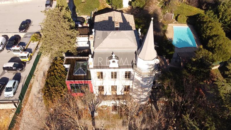 Villa - 180 m² - 7 pièces