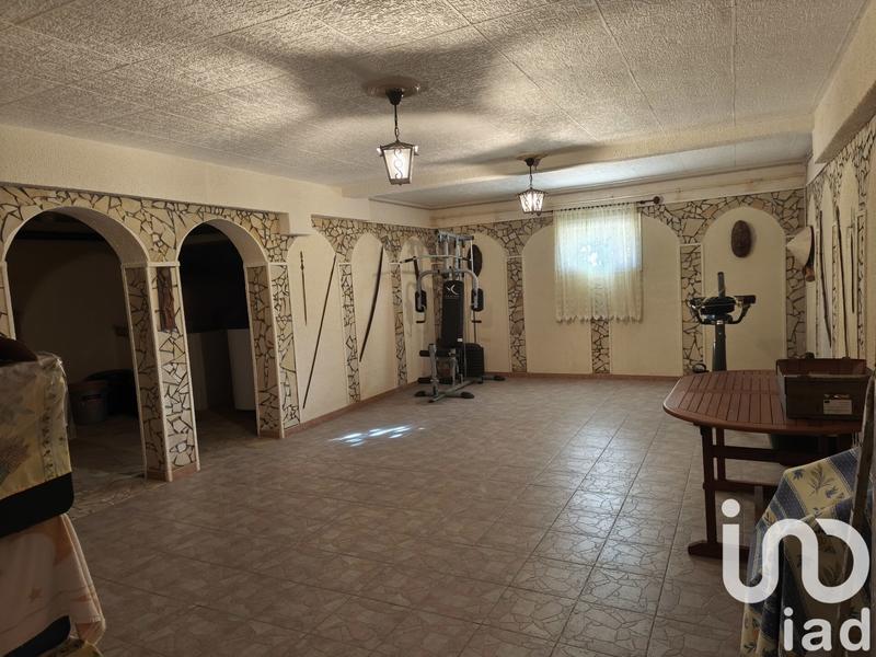 Maison - 250 m² - 8 pièces