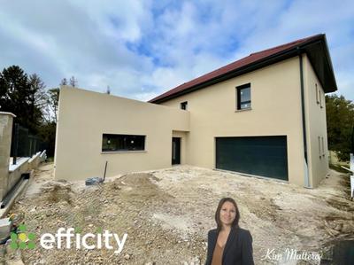 Maison - 181 m² - 5 pièces