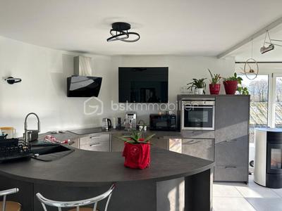 Maison - 143 m² - 6 pièces