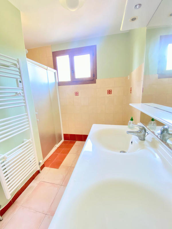 Maison - 194 m² - 8 pièces