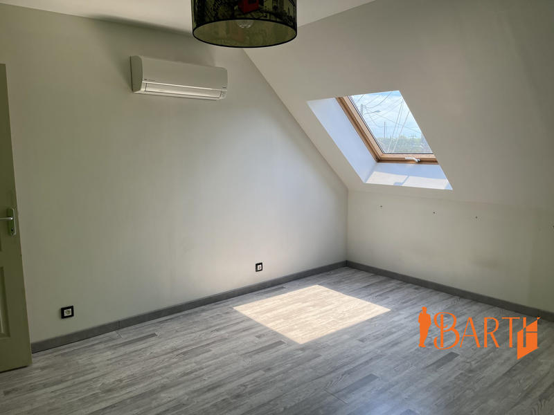 Maison traditionnelle - 225 m² - 7 pièces