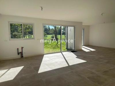 Maison - 122 m² - 4 pièces