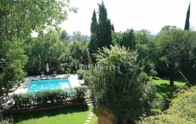 Villa - 220 m² - 5 pièces