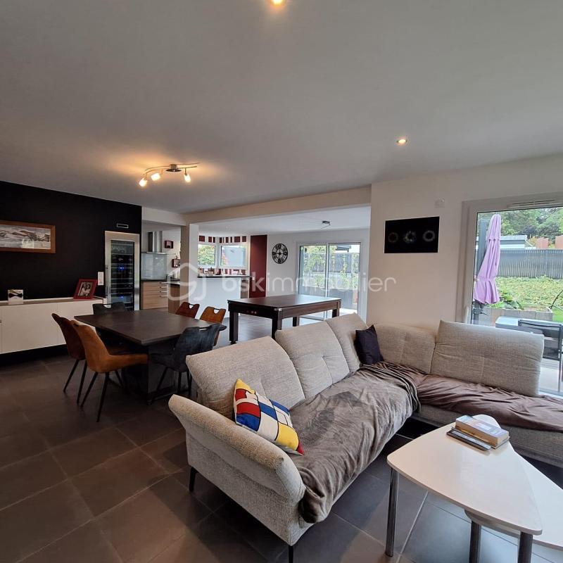 Pavillon - 180 m² - 8 pièces