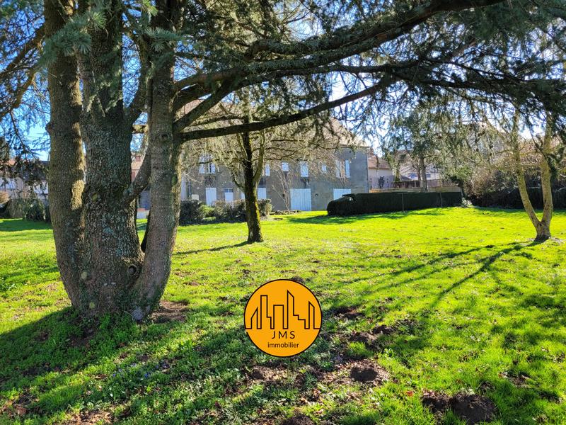 Maison - 275 m² - 11 pièces