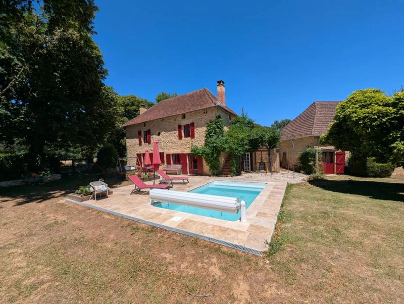 Maison - 260 m² - 9 pièces