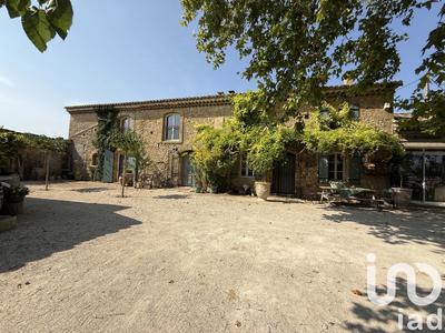 Maison - 250 m² - 7 pièces