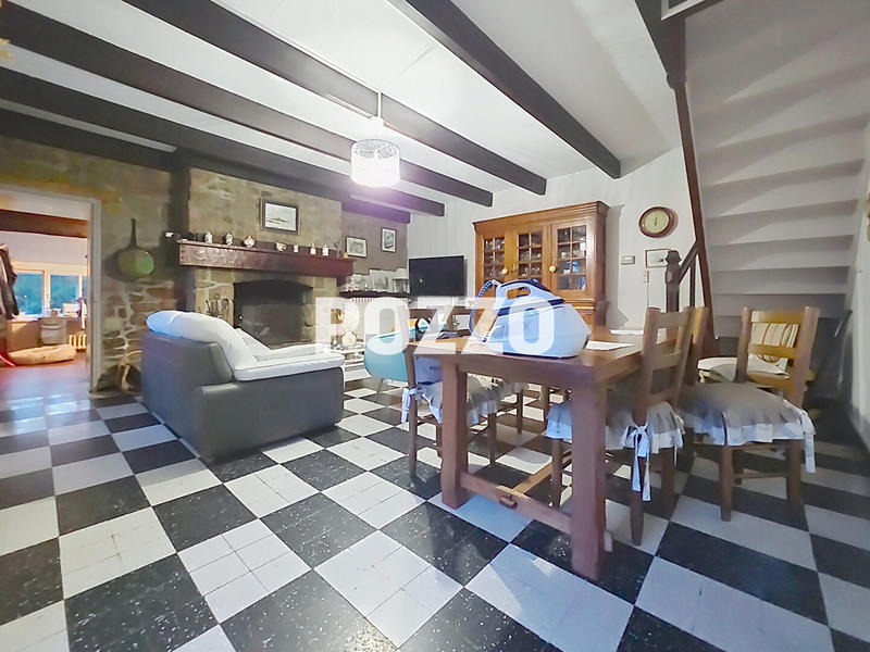 Maison - 208 m² - 8 pièces