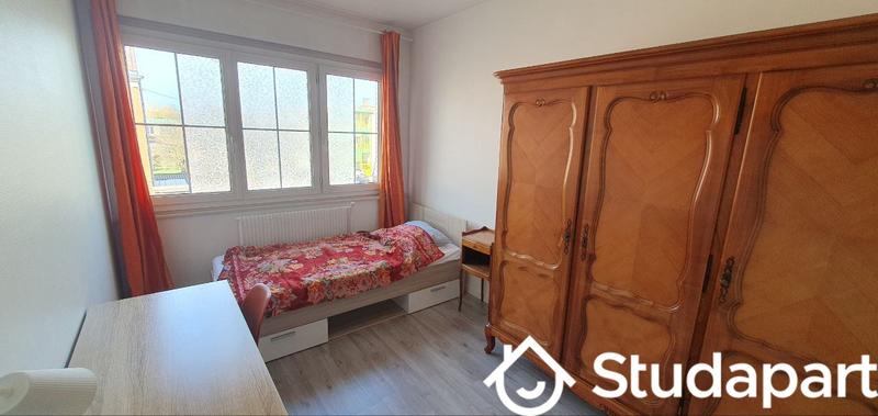 Chambre - 50 m² - 1 pièce