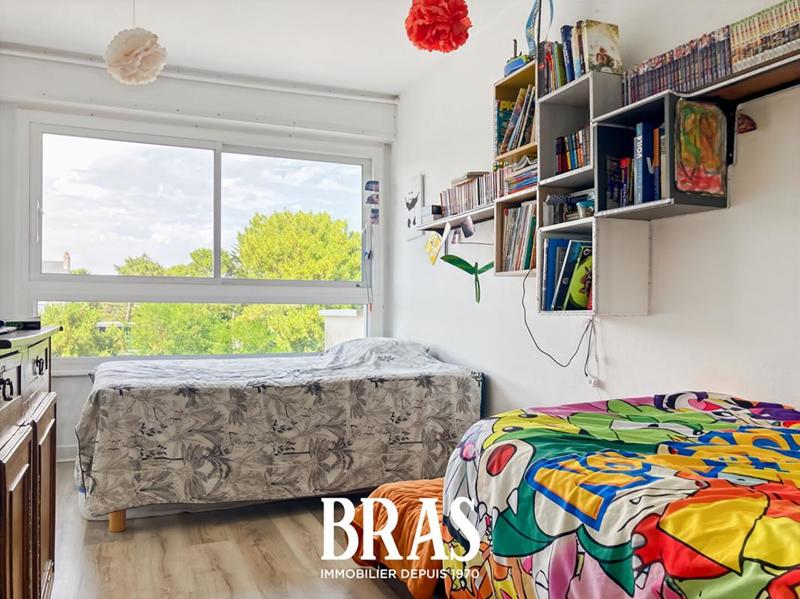 Appartement - 90 m² - 4 pièces