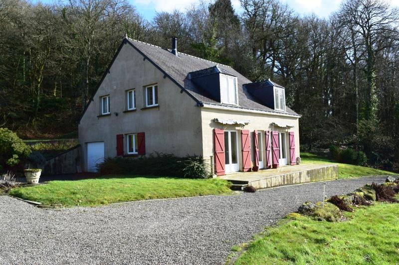 Maison - 245 m² - 10 pièces