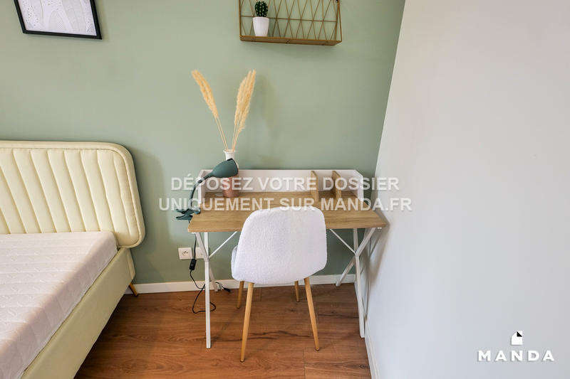 Chambre - 11 m² - 4 pièces