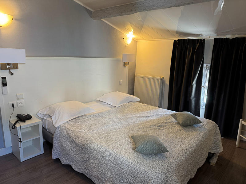 Immeuble - 1 400 m² - 26 pièces