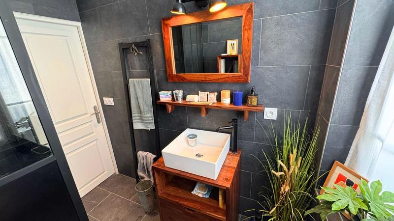 Appartement - 100 m² - 5 pièces