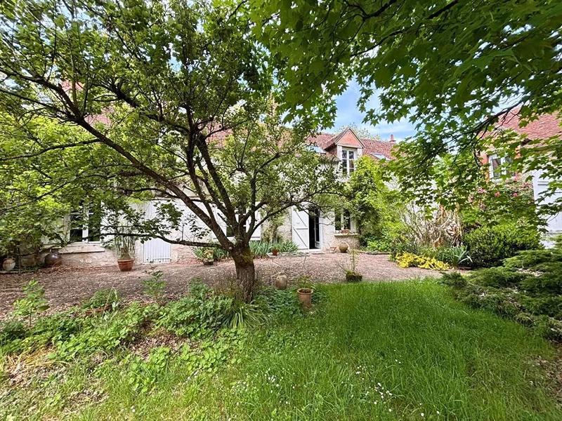 Maison - 280 m² - 11 pièces