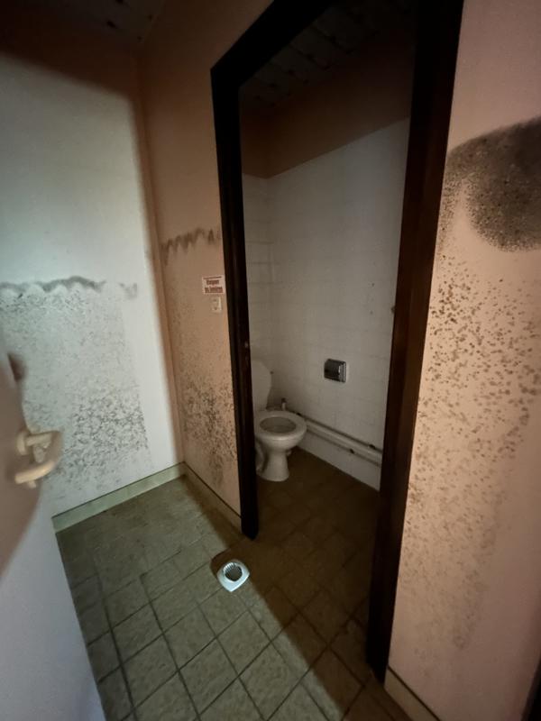 Local commercial - 1 000 m²