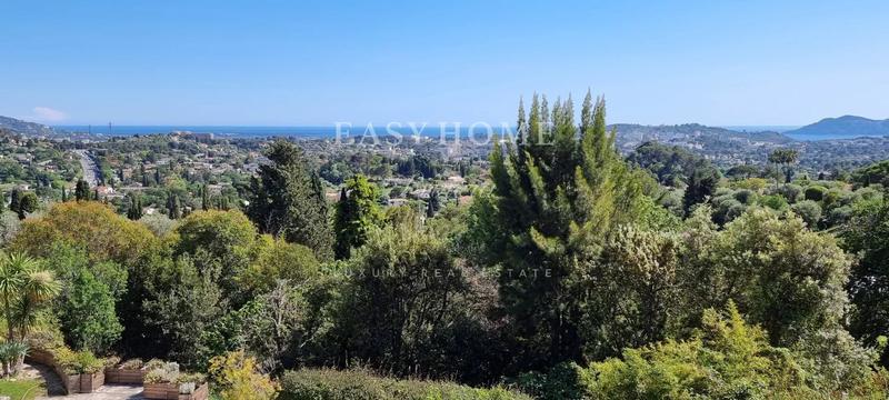 Maison - 361 m² - 9 pièces