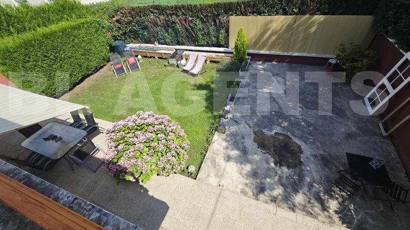 Maison - 183 m² - 10 pièces