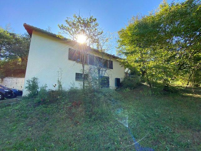 Maison - 180 m² - 7 pièces