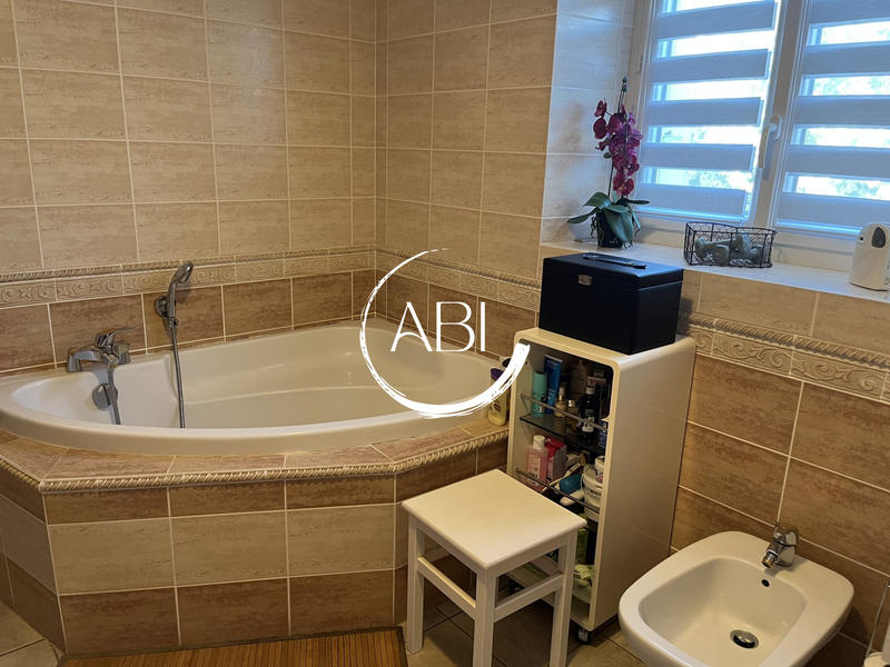 Maison - 120 m² - 6 pièces