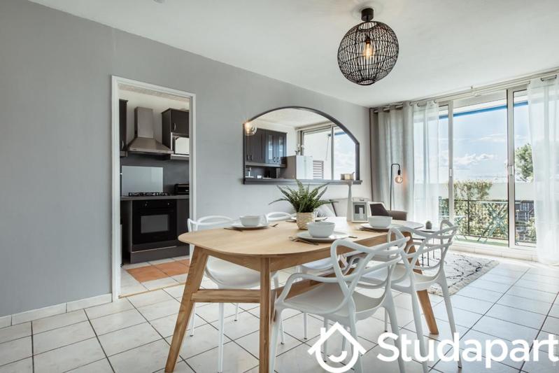 Chambre - 9 m² - 1 pièce