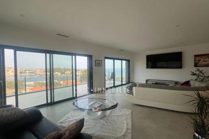 Propriété - 213 m² - 4 pièces