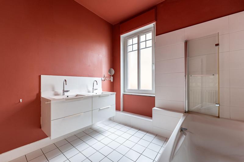 Appartement - 160 m² - 6 pièces