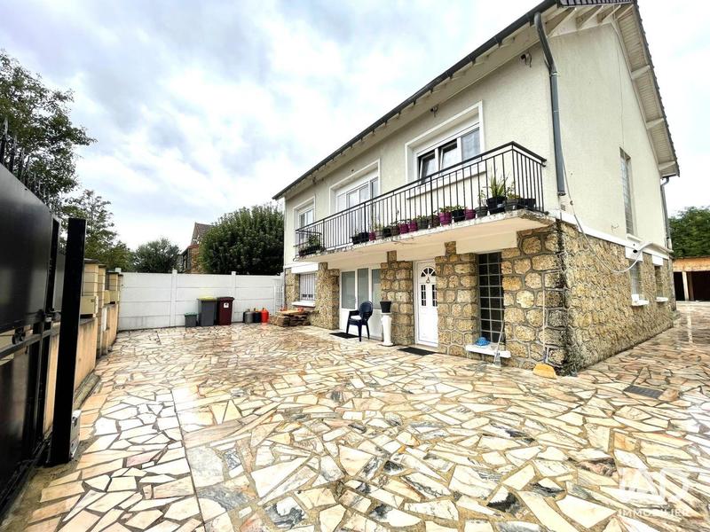 Maison - 233 m² - 7 pièces