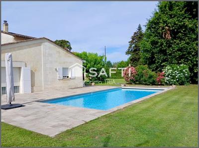 Maison - 236 m² - 7 pièces