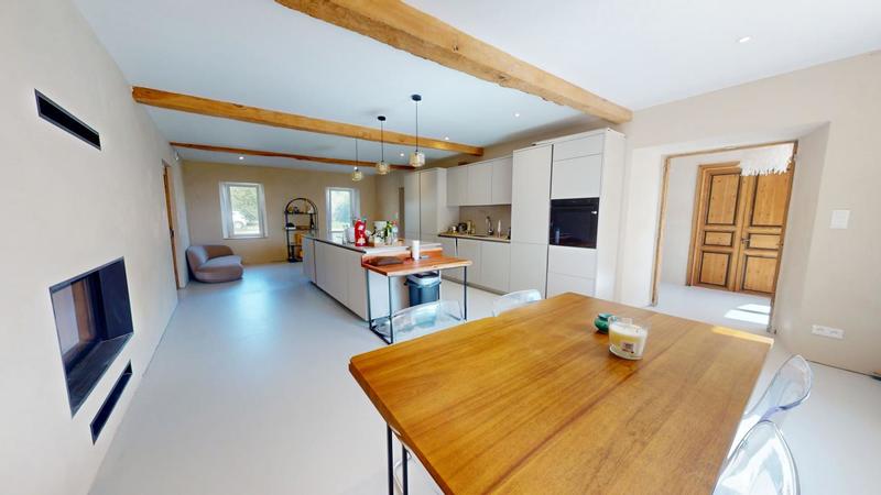 Propriété - 373 m² - 10 pièces