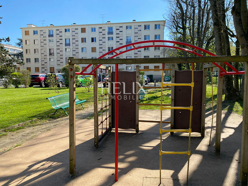 Appartement - 85 m² - 5 pièces