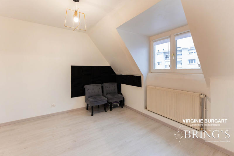 Maison - 95 m² - 5 pièces
