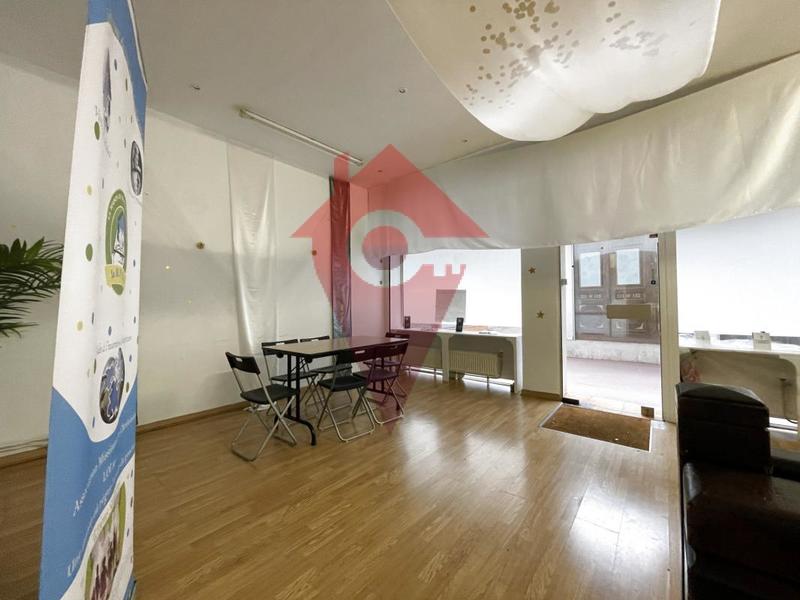 Local commercial - 99 m²