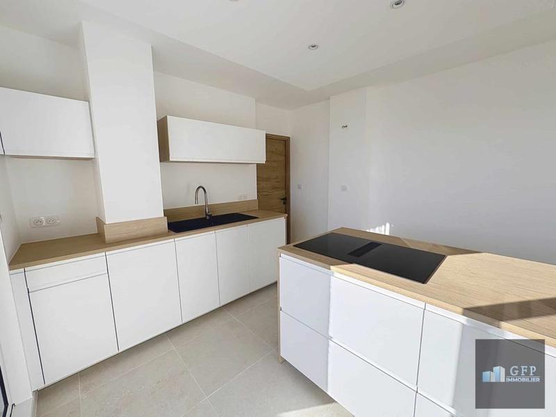 Appartement - 93 m² - 4 pièces