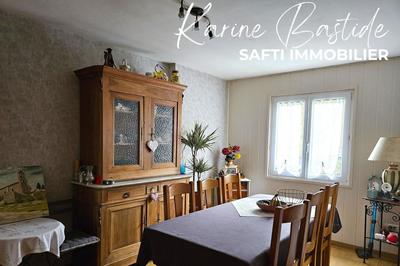 Maison - 140 m² - 14 pièces