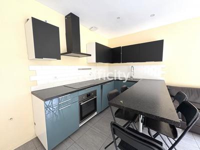 Appartement - 80 m² - 4 pièces