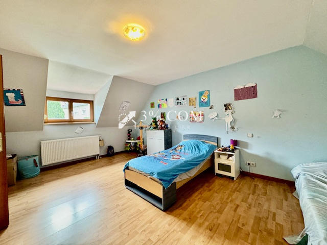 Maison - 255 m² - 9 pièces