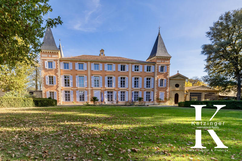 Château - 1 450 m² - 28 pièces