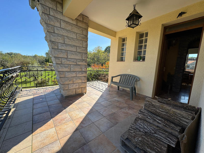 Maison - 235 m² - 6 pièces