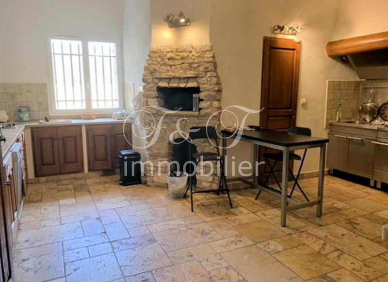 Propriété - 550 m² - 17 pièces