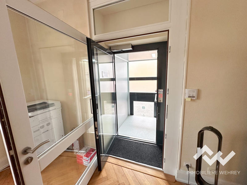 Local d'activités - 82 m²