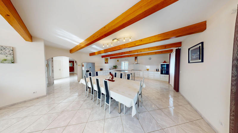 Maison - 207 m² - 5 pièces