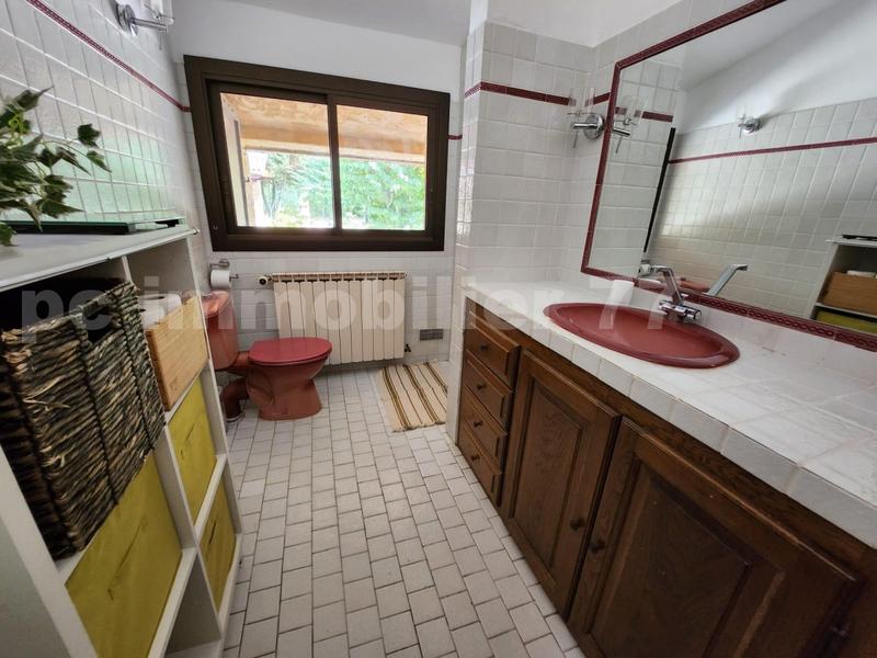 Villa - 271 m² - 8 pièces