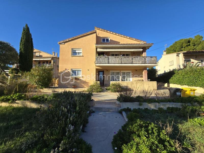 Propriété - 135 m² - 5 pièces